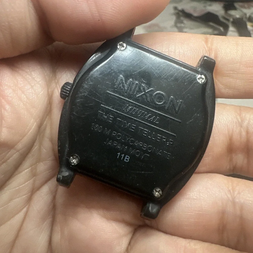 Nixon new battery